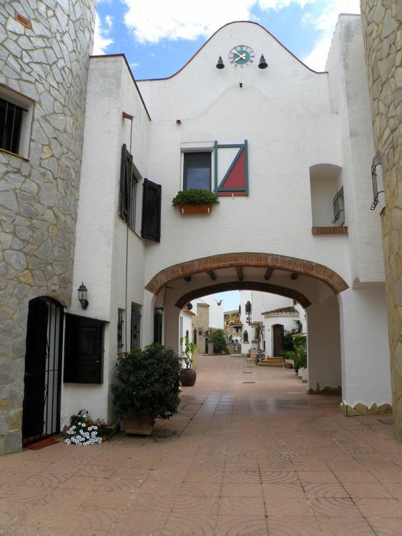 Waterside Apartment - Two Bedroom Empuriabrava Cameră foto
