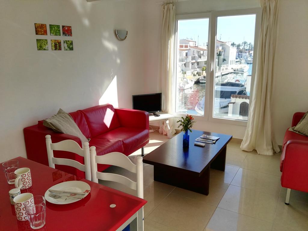 Waterside Apartment - Two Bedroom Empuriabrava Cameră foto
