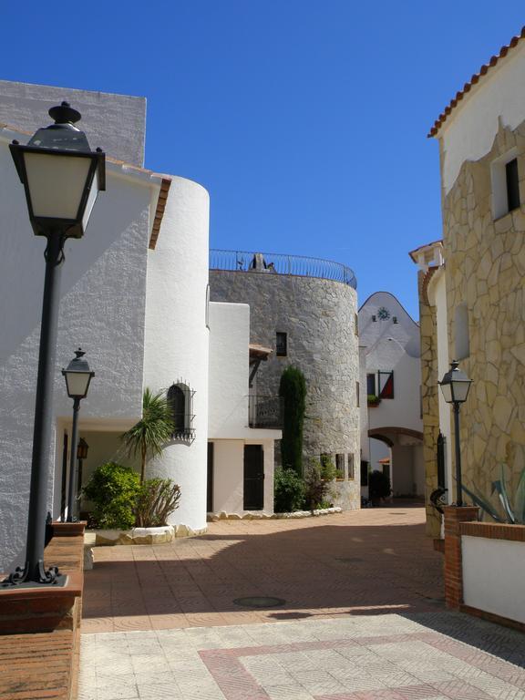 Waterside Apartment - Two Bedroom Empuriabrava Cameră foto